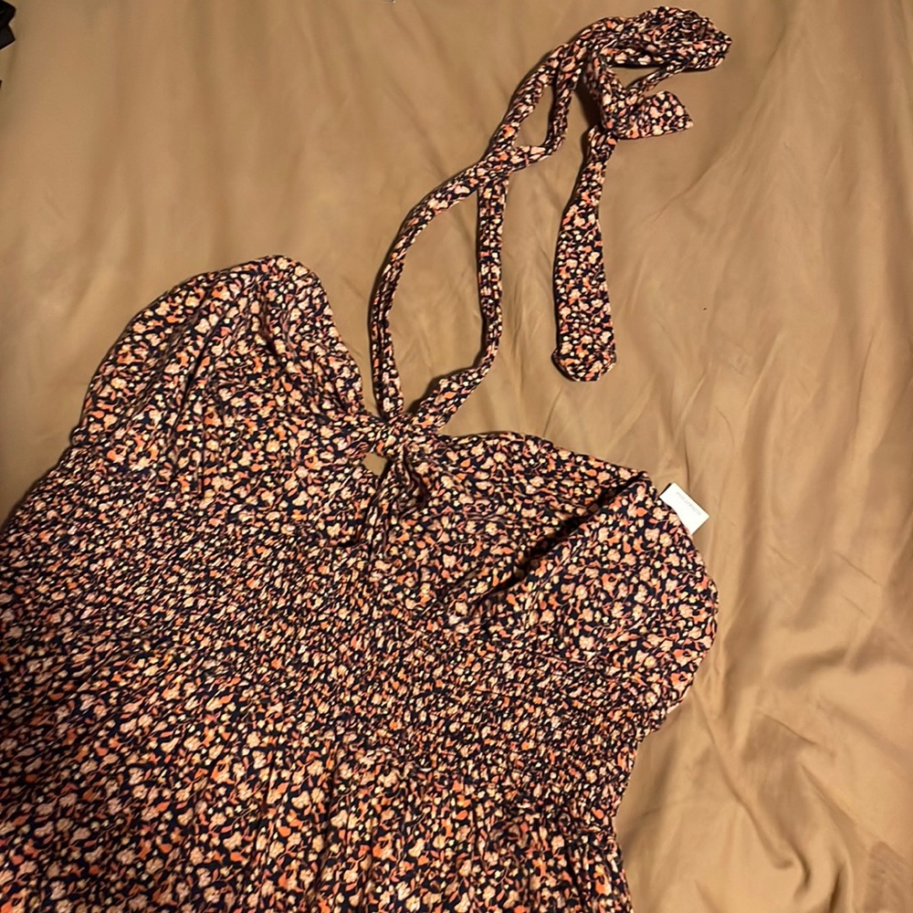 Floral print Large old navy maxi dress. Halter style. NWT